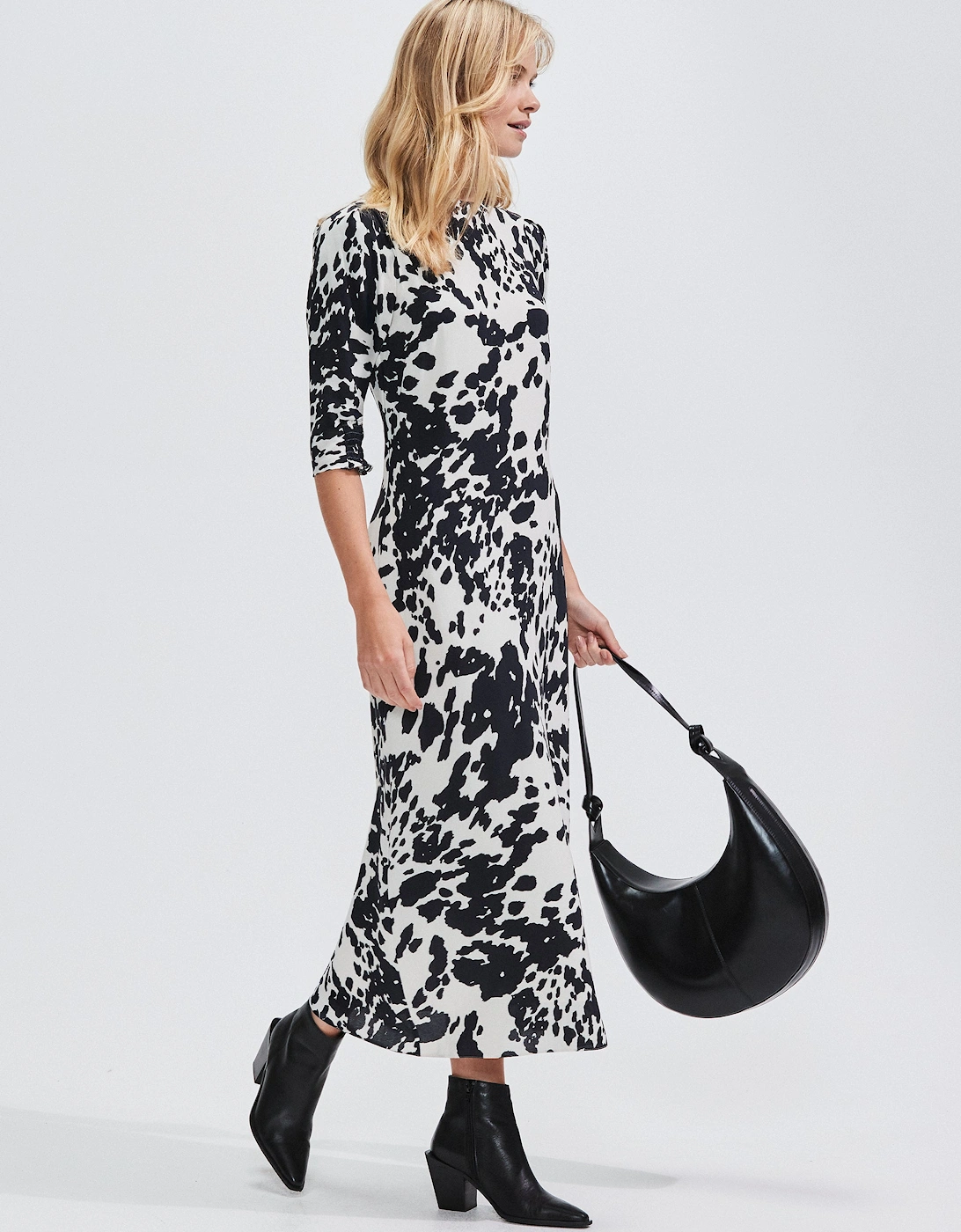 RO&ZO RO&ZO Women's Mono Animal Print Midi Dress