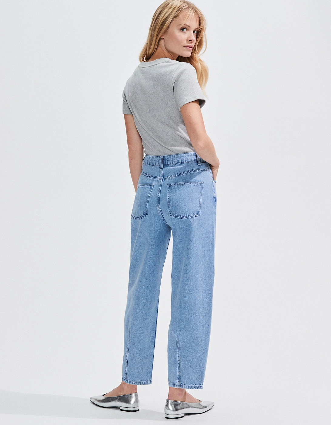 Blue Mid-Rise Barrel Leg Denim Jeans