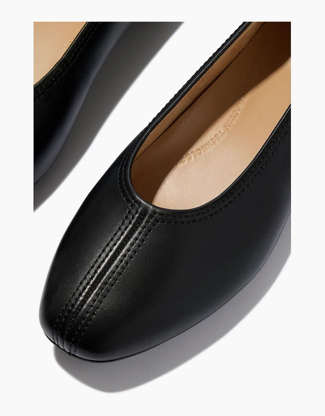 Delicato High-Cut Leather Women's Black Flats