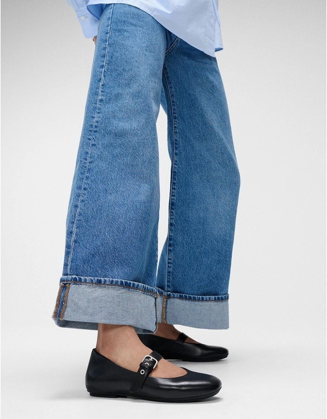 Delicato Leather Women's All Black Narrow Fit Shoes