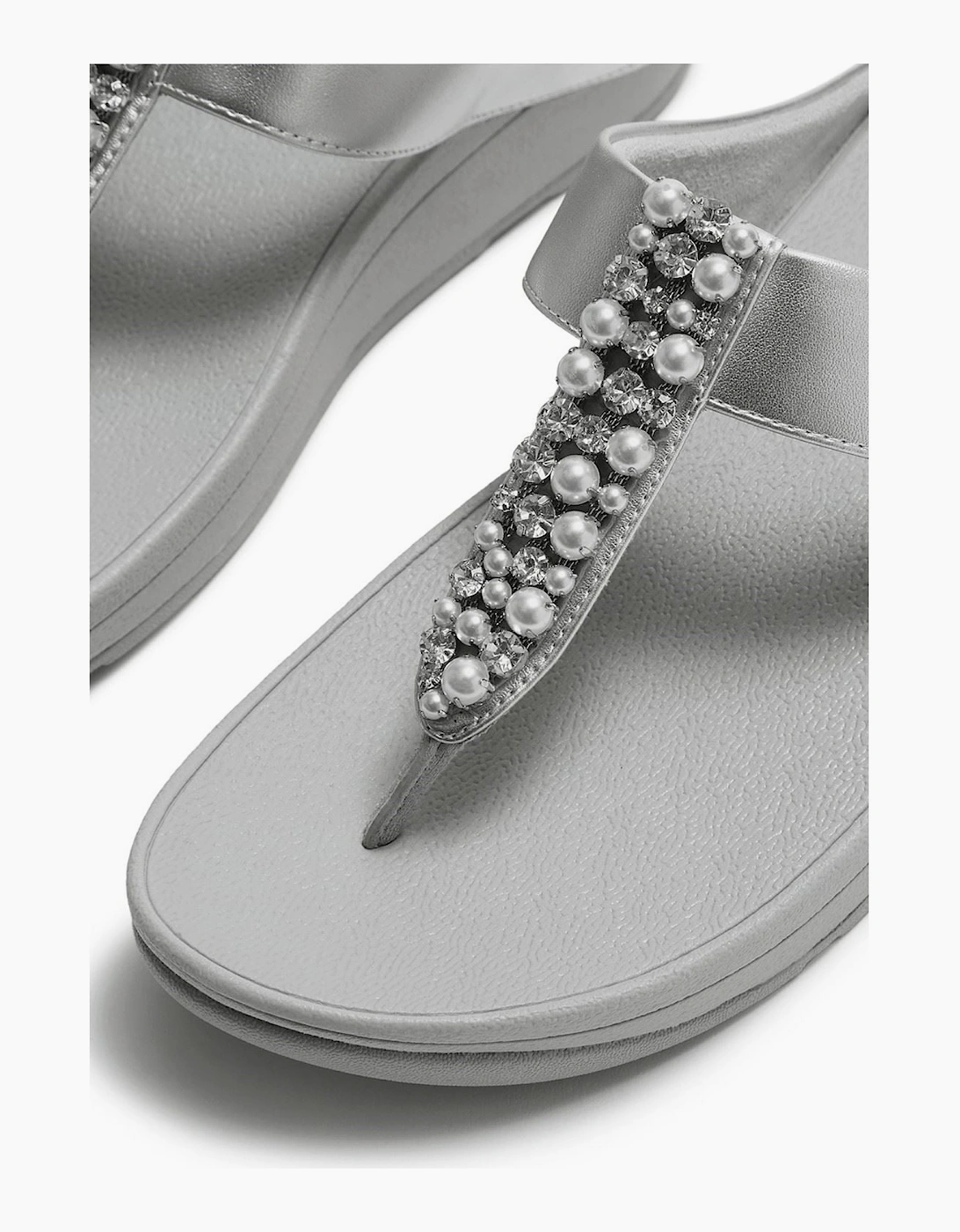 Fino Toe-Post Polyurethane Women's Silver Sandals
