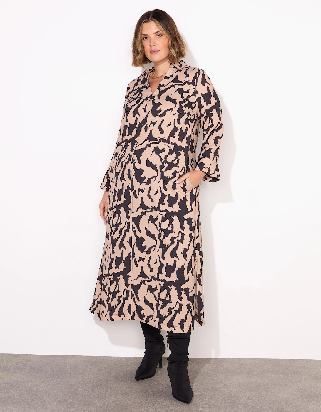 Petite Mono Print Collared Midaxi Dress With Notch Sleeves