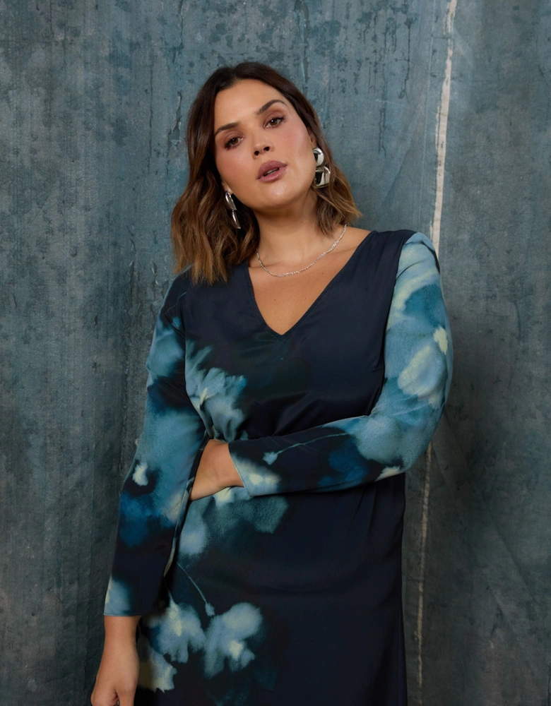 Blue Floral Print Long Sleeve Midaxi Dress