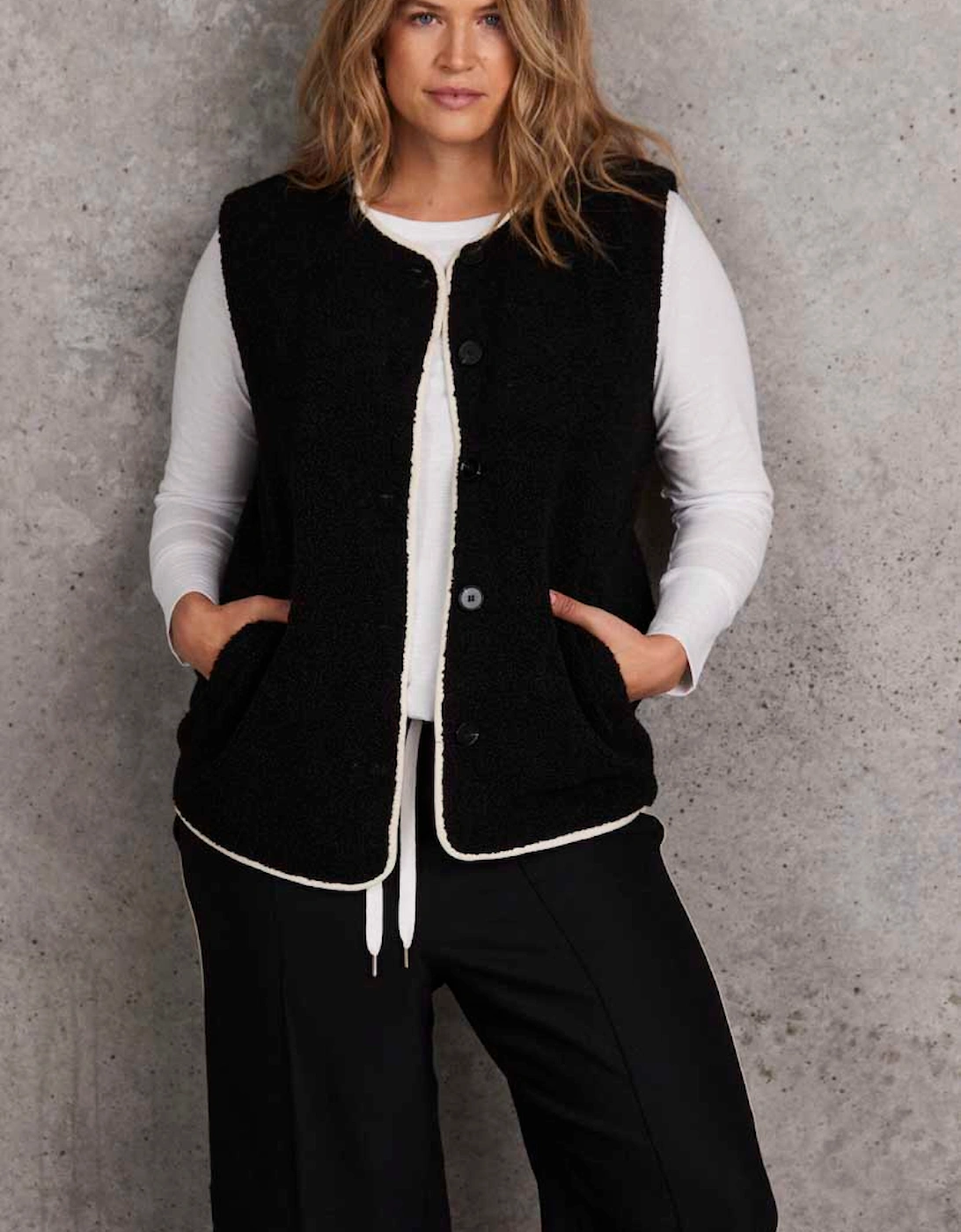 Black Borg Gilet With White Tipping
