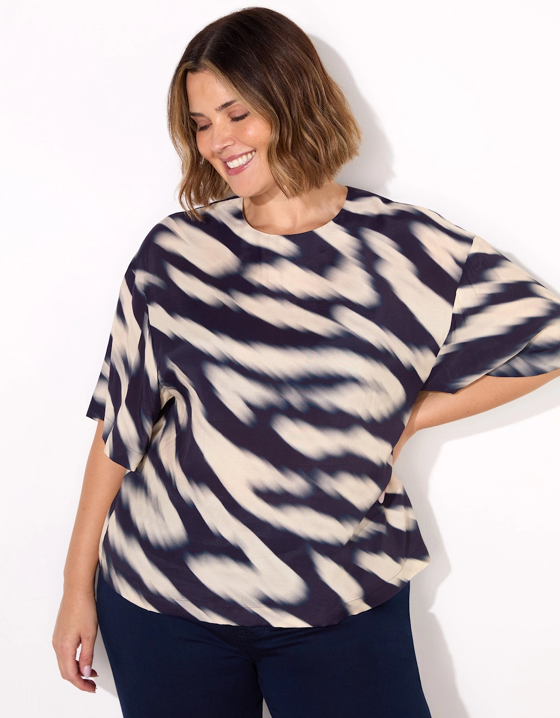 Live Unlimited London Live Unlimited London Women's Blurred Animal Print Elevated Woven Top - Navy/Multi