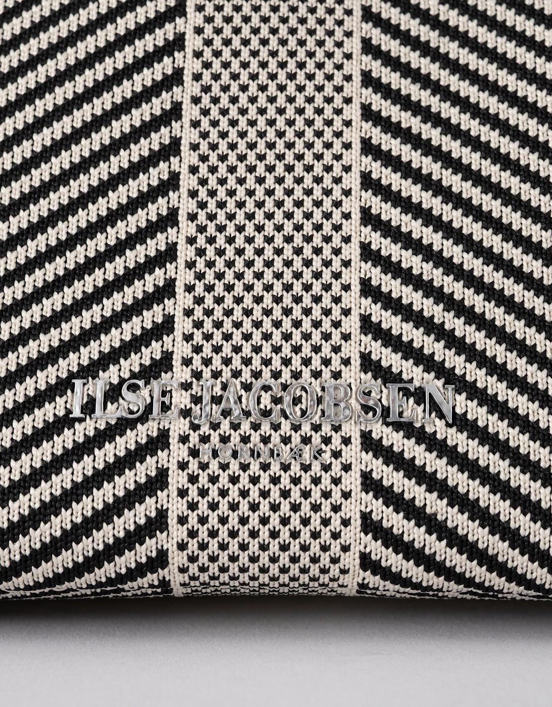 Knitty Womens Knitted Makeup Bag - Milk Creme Black 121001