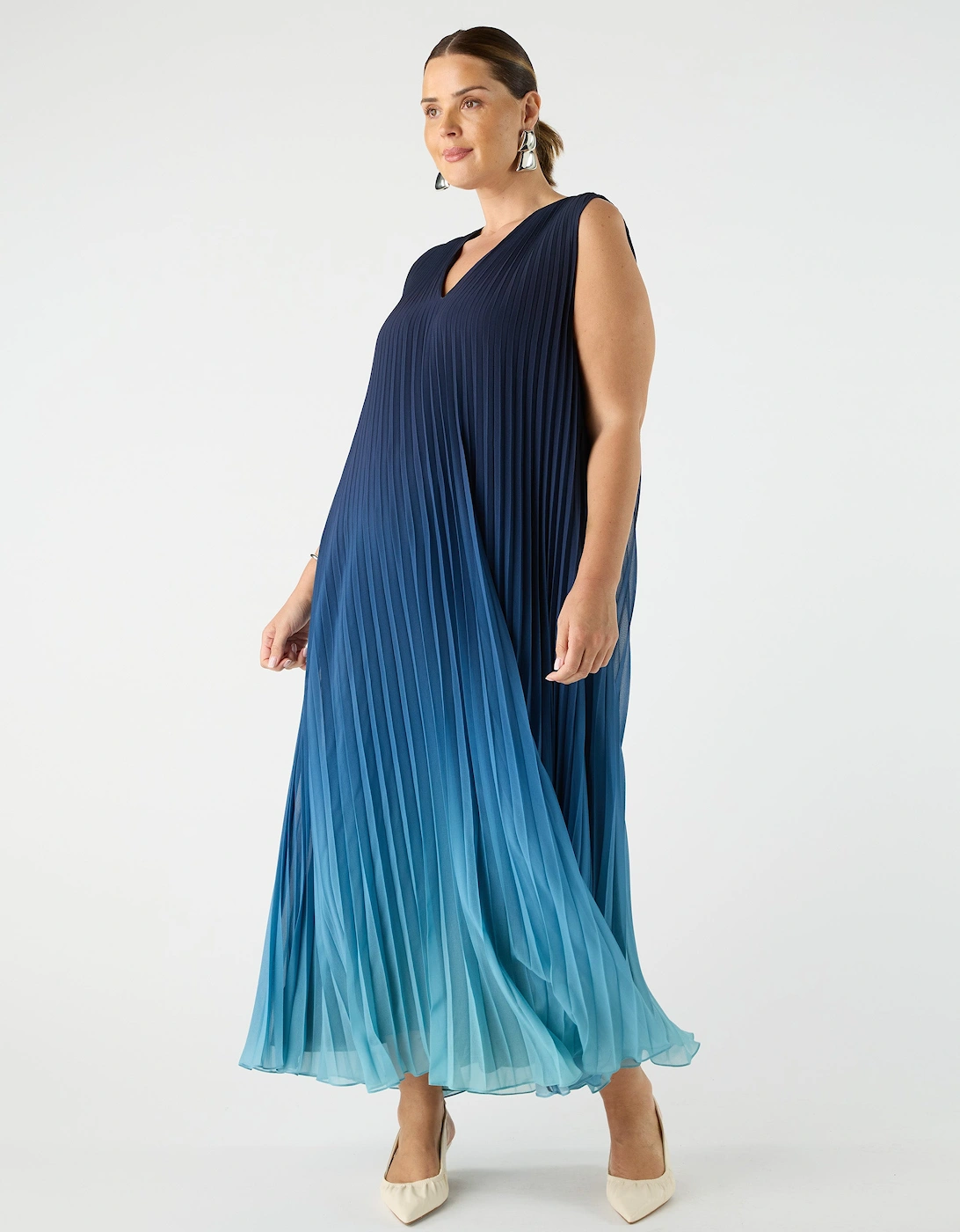 Ombre Pleated V Neck Dress