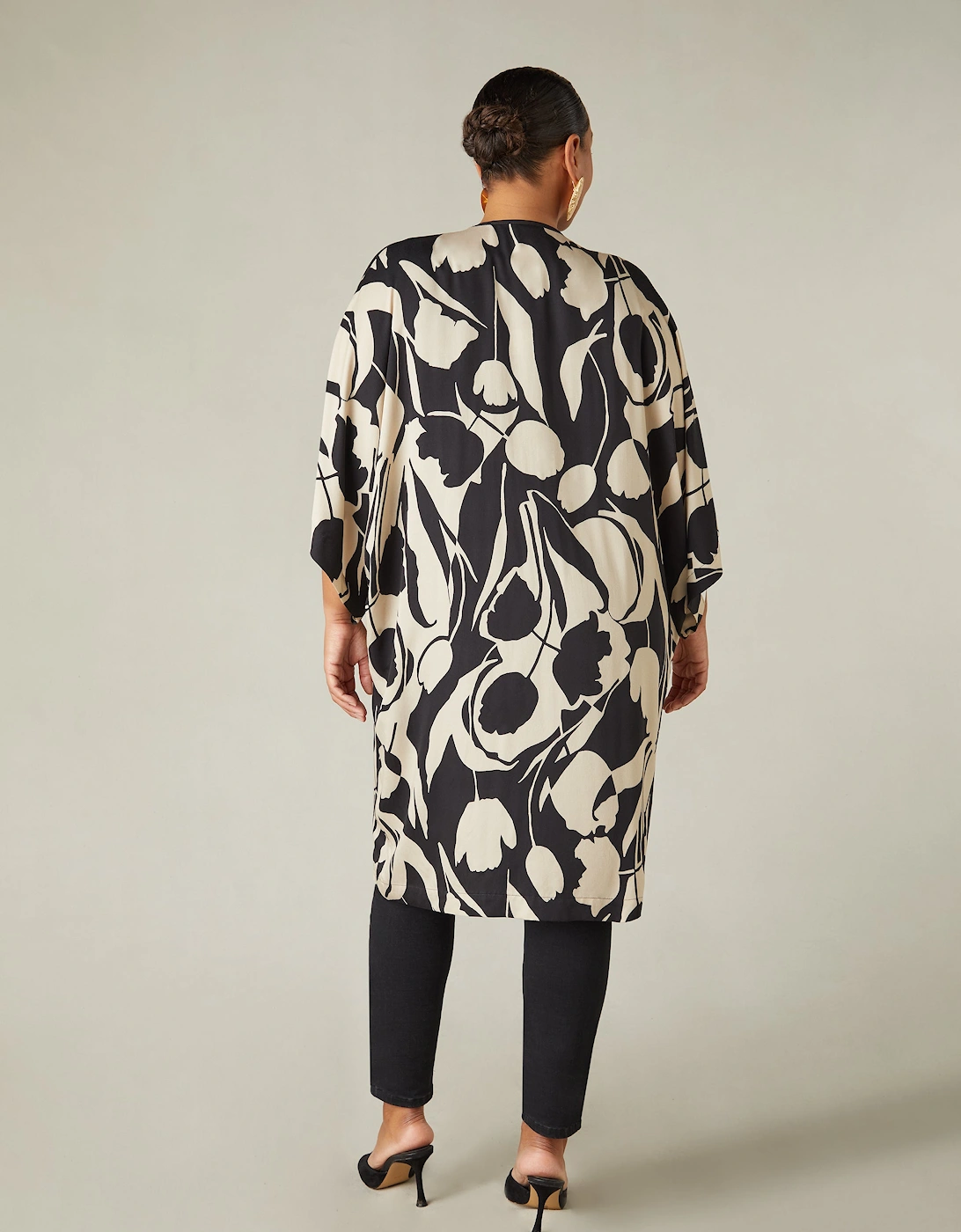Mono Floral Print Kimono