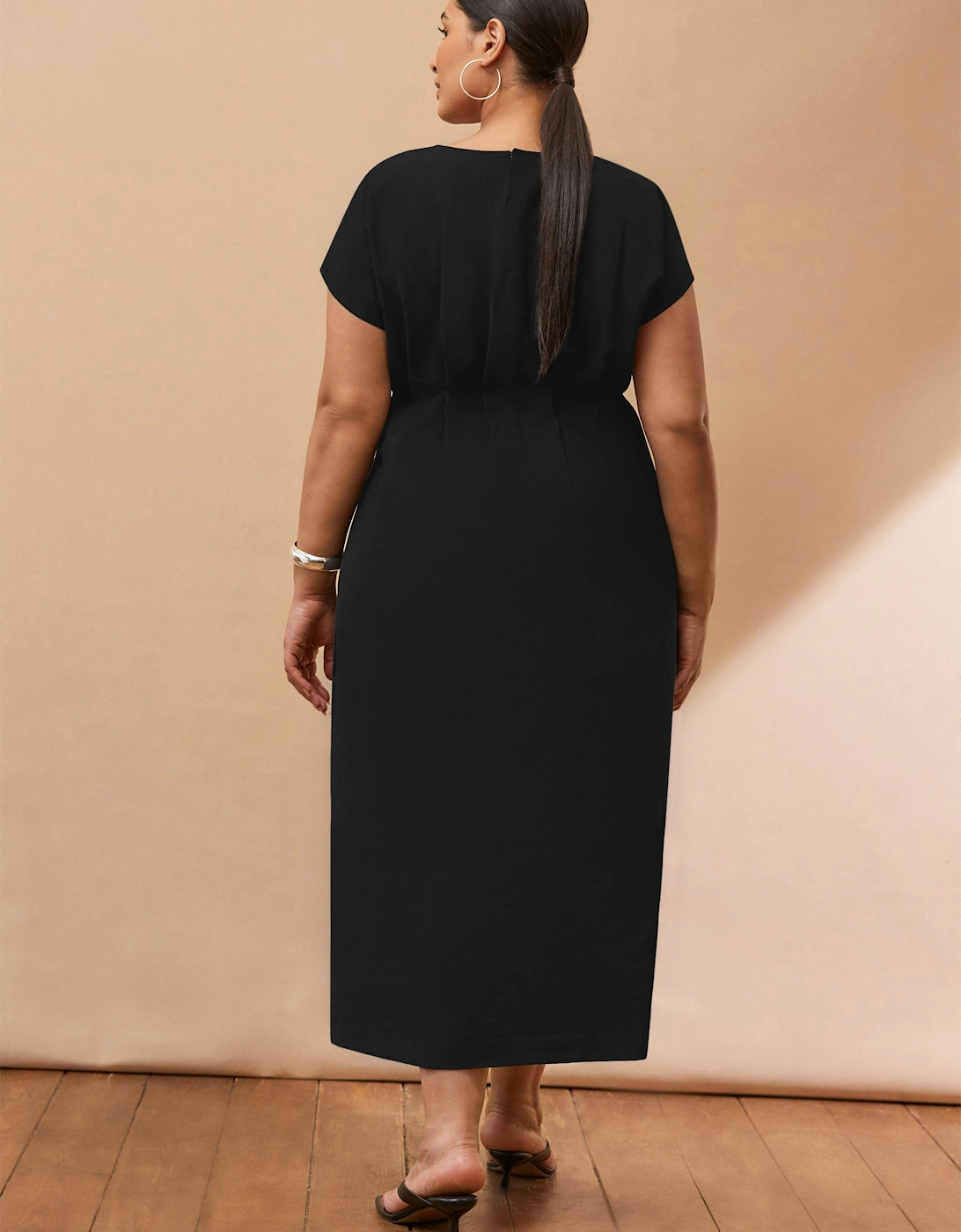 Black Short Sleeve Pleated Dress