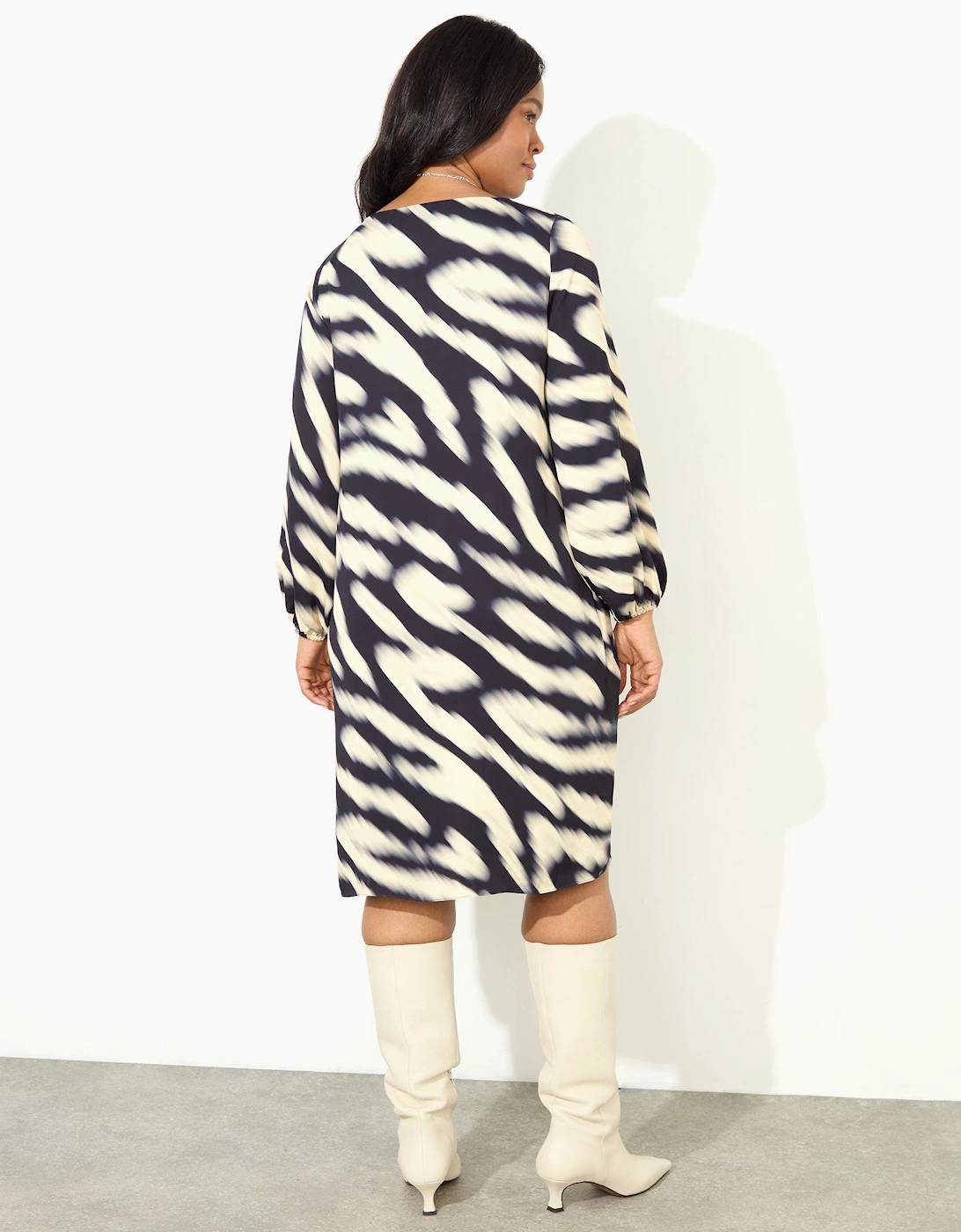 Blurred Animal Print Dress With Pockets