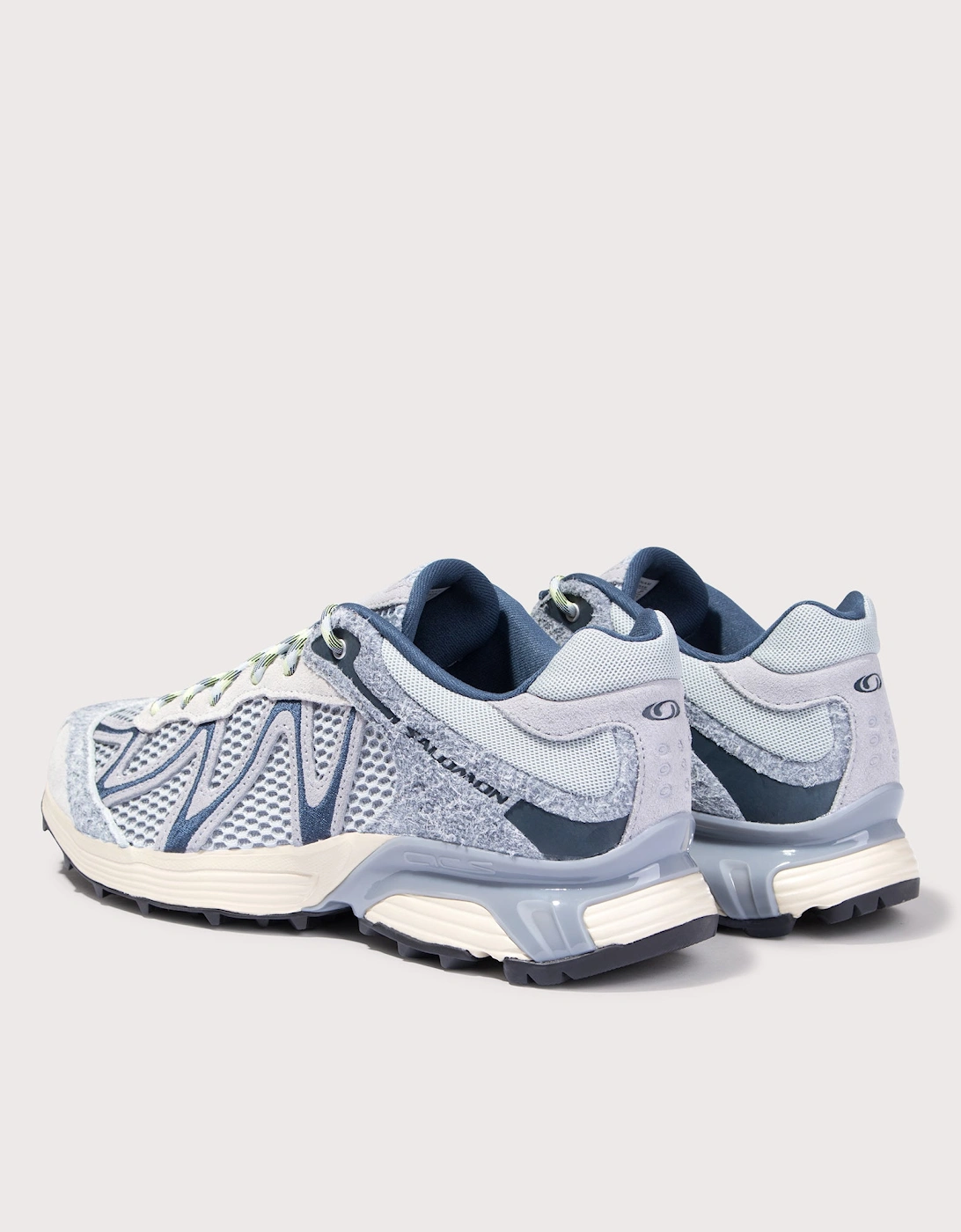 XT-WHISPER EMBROIDERY Sneakers