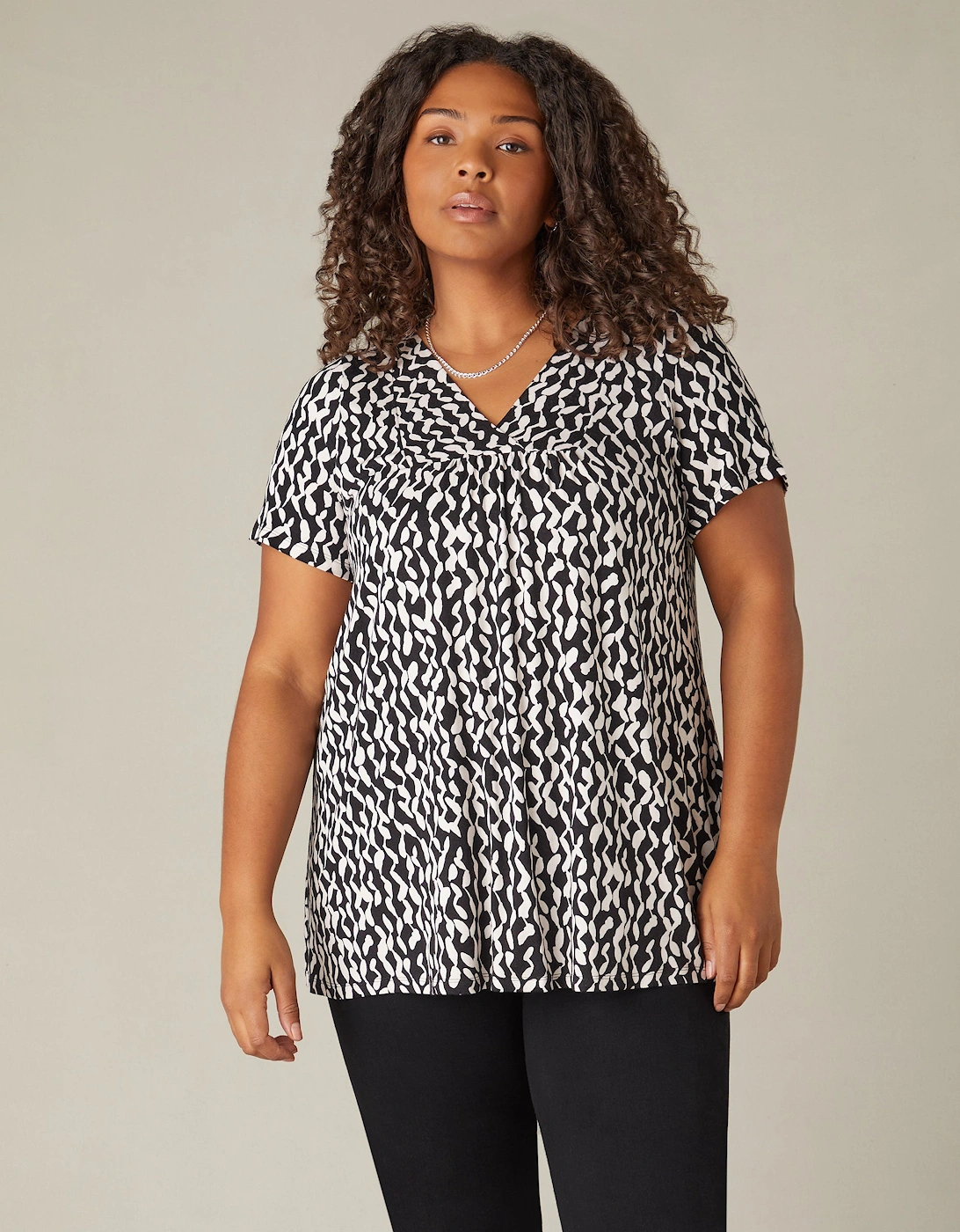 Mono Curl Print Jersey Cross Front Top