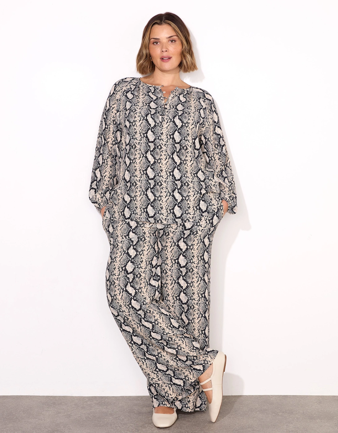 Snake Print Drawstring Wide Leg Trouser