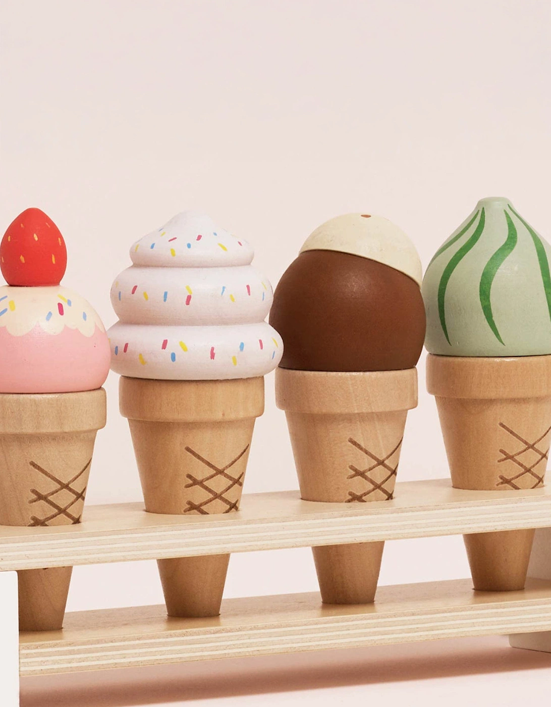 Wooden Ice Cream Cones Set ( W:10cm D:10cm H:13.7cm)