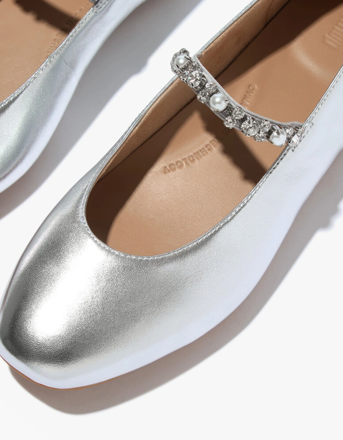 DELICATO PEARLS AND CRYSTAL Womens Slingback Sandals Silver
