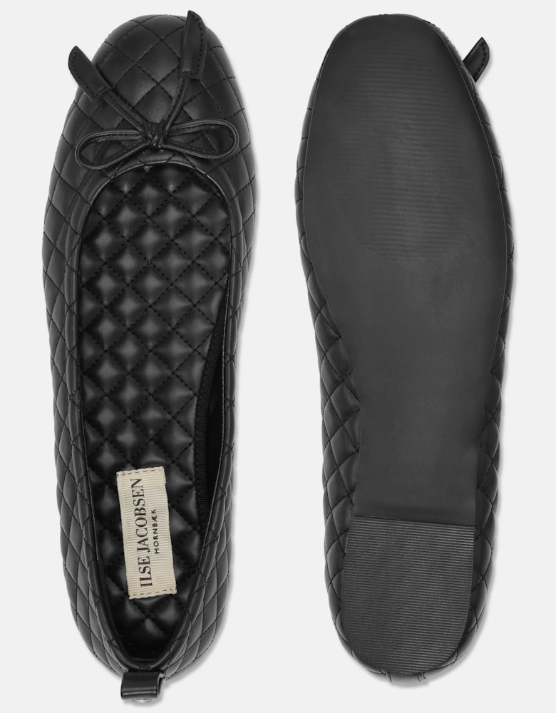 Quilted ballerina in black