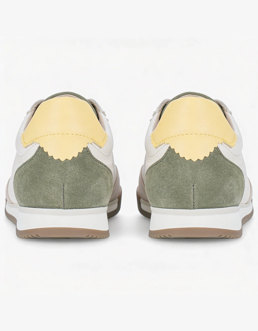 NOVICE Womens Court Trainers WHITE