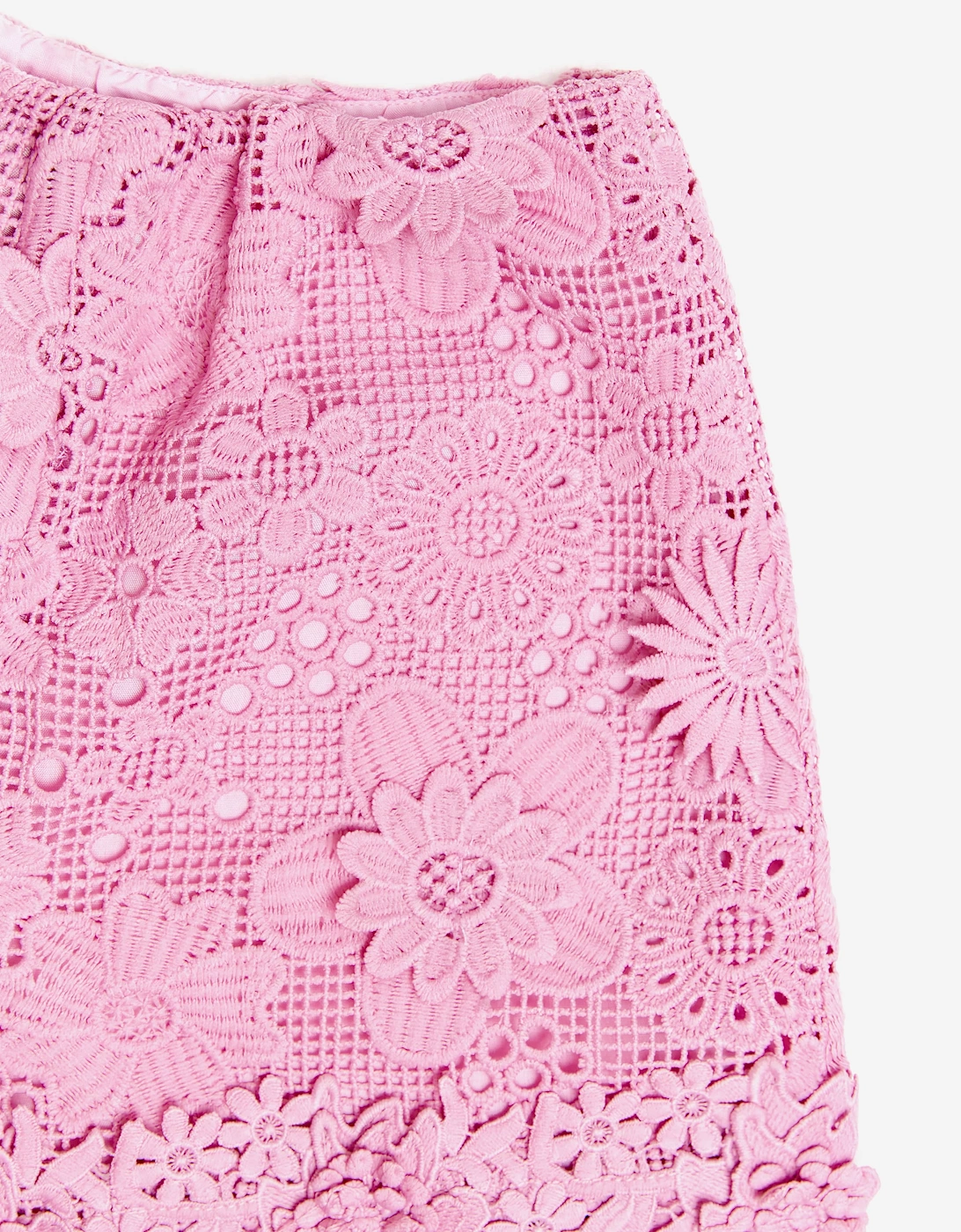 BCBGMAXAZRIA Girls Floral Lace Shorts in Pink
