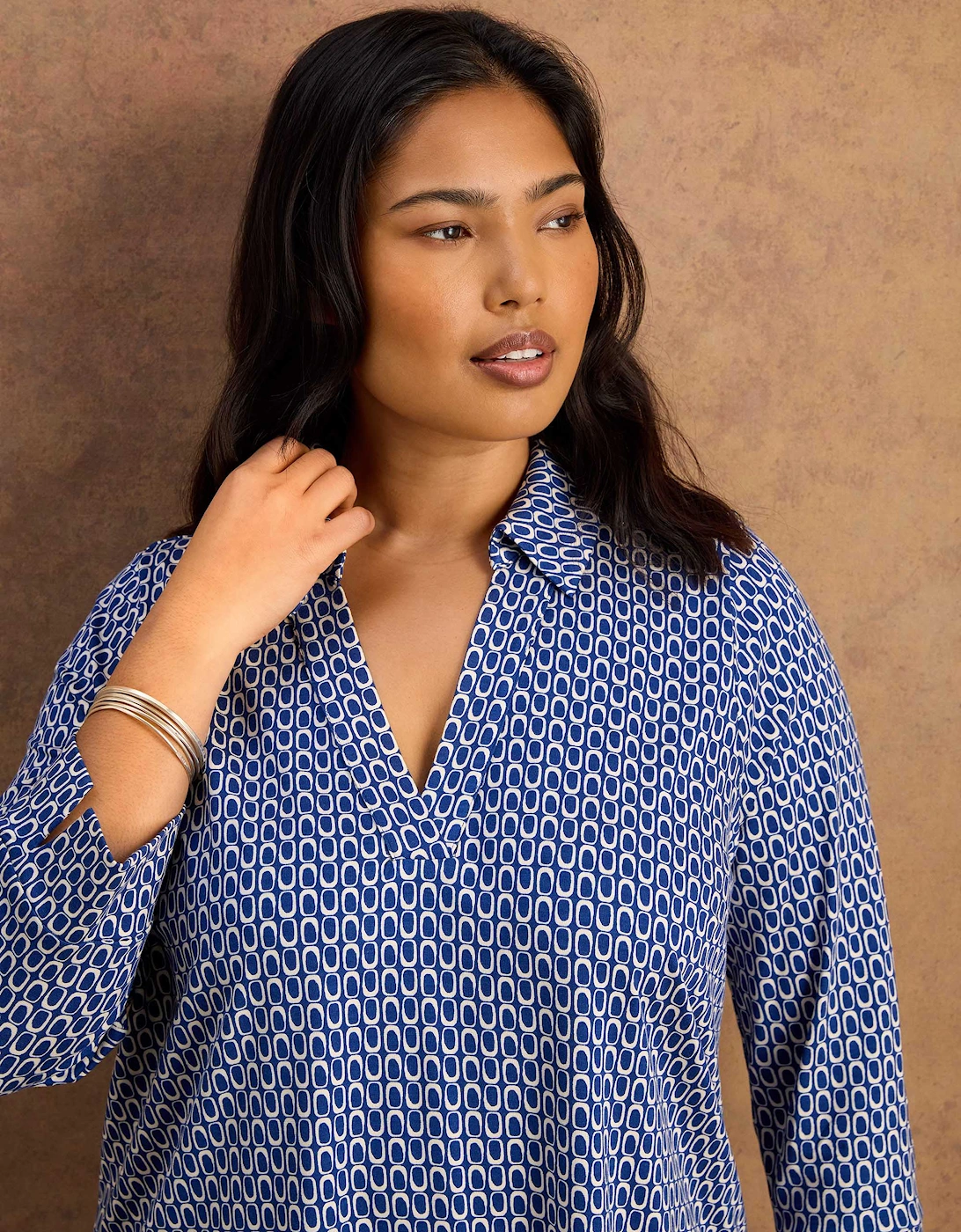 Blue Geo Print 3/4 Sleeve Collared V-Neck Jersey Top