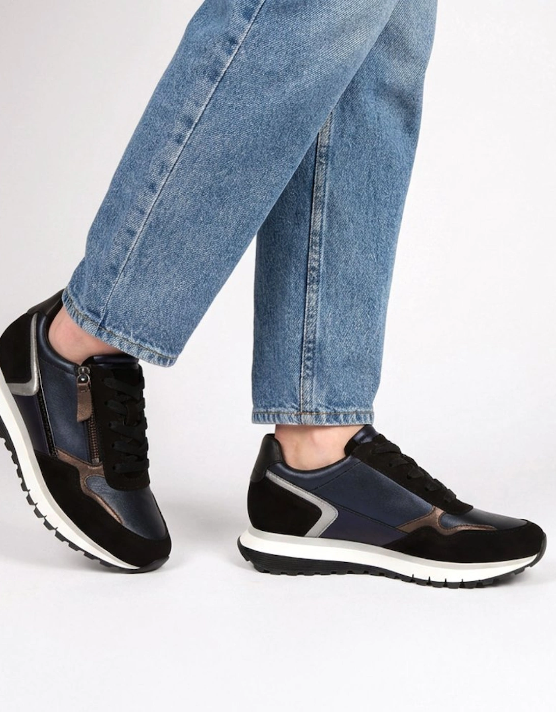 Hollywell Womens Trainers