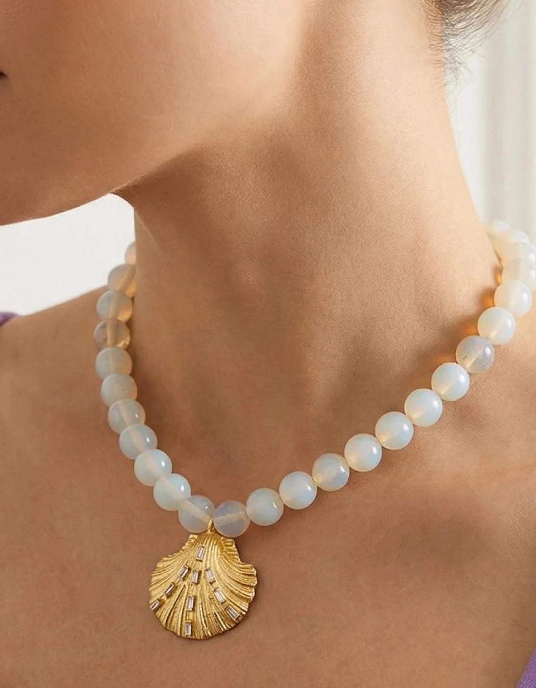 Oceanus Oceanus Women's Isla's Opal and Gold Shell Pendant Necklace