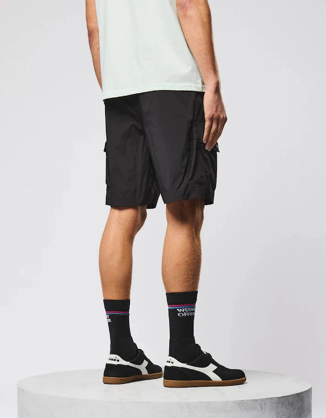 WEEKEND OFFENDER Baraki Cargo Shorts - Black