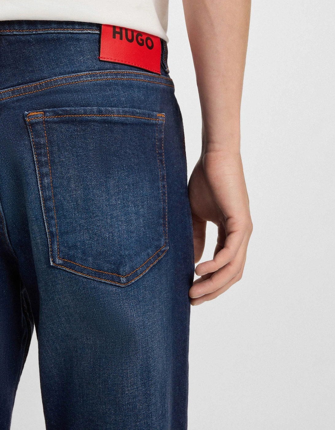 HUGO 634 Mens Tapered-Fit Jeans in Stretch Denim - Dark Blue 409