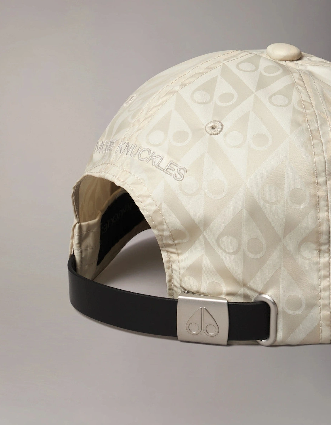 Moose Knuckles Crescent Logo Cap Mono 1705 Alabaster