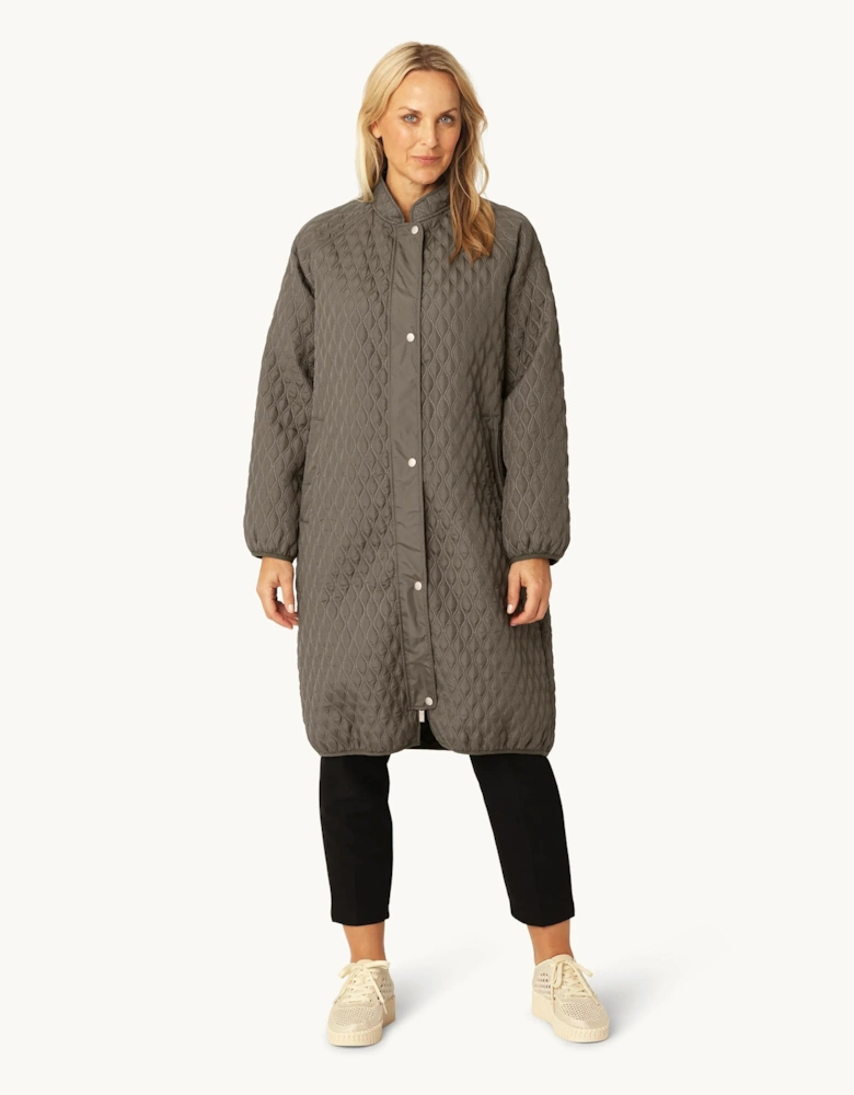 Long quilt coat in tarmac