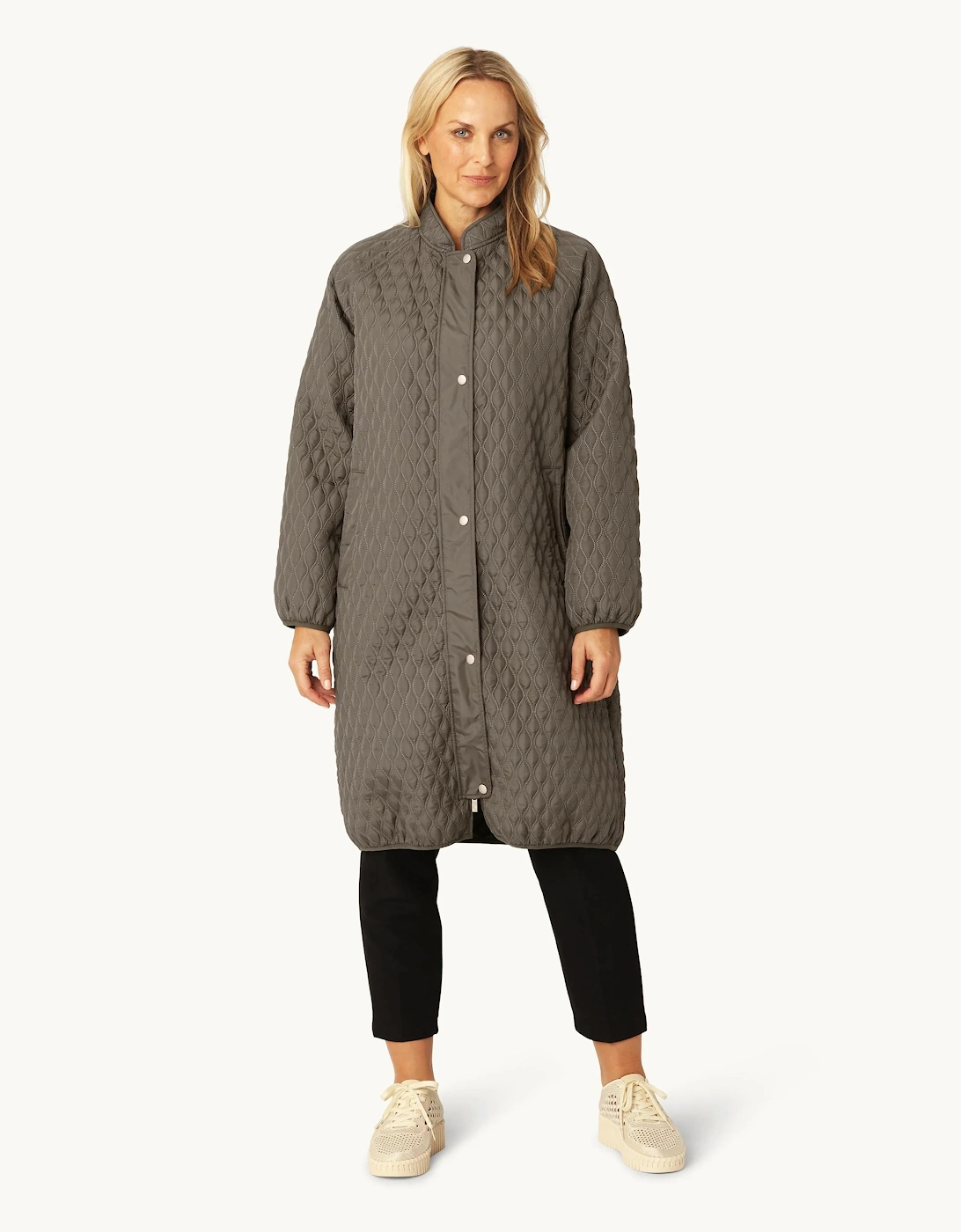 Long quilt coat in tarmac, 7 of 6