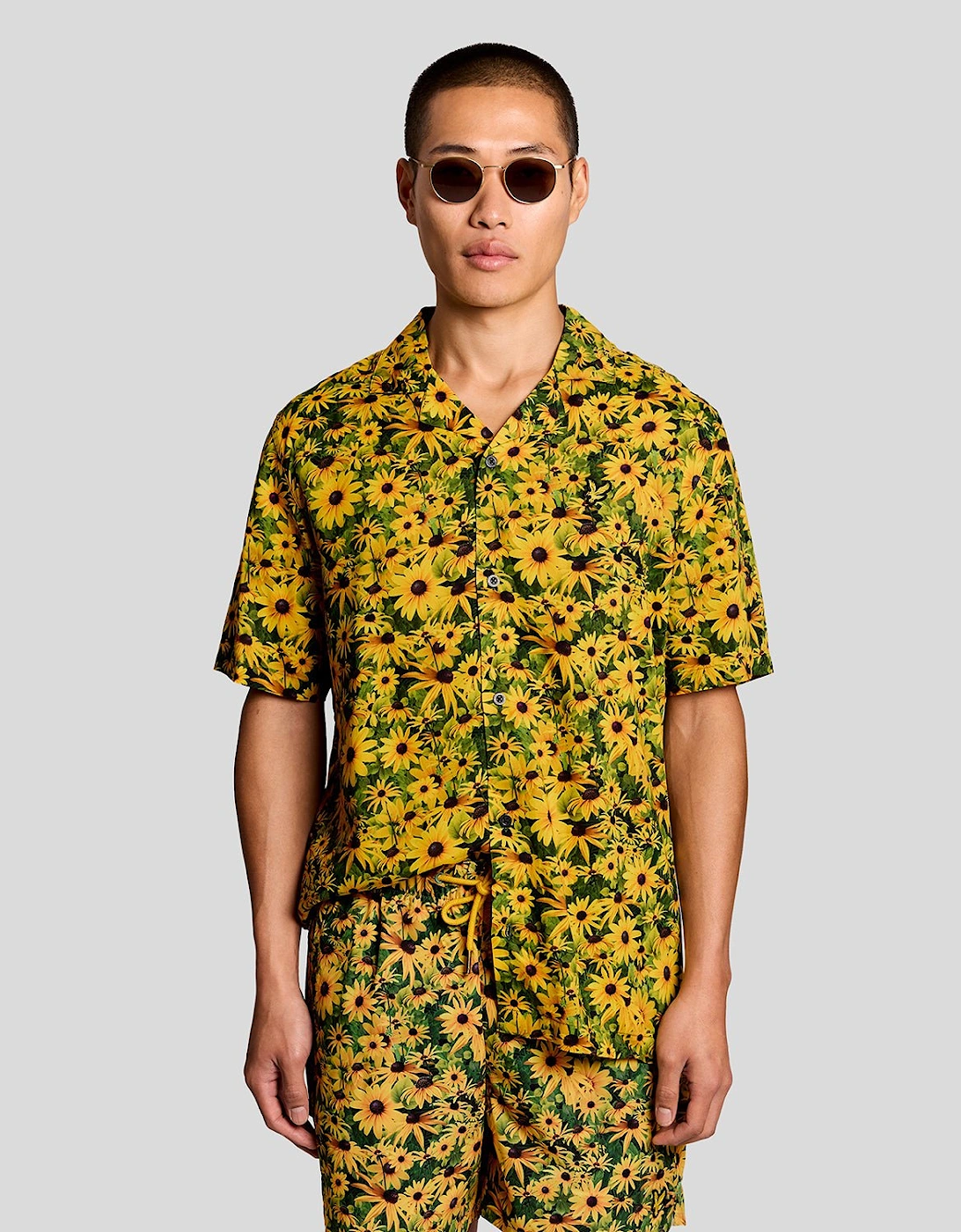 Lyle And Scott Men's Yellow Floral Graphic Resort Shirt  44/Regular Xxl