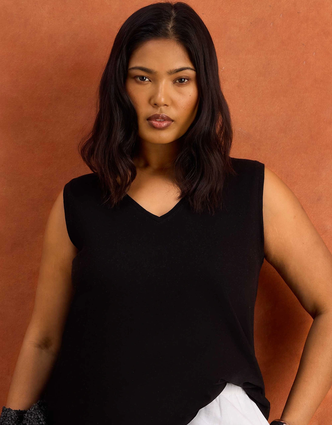 Black Cotton Slub V Neck Vest With Curved Hem
