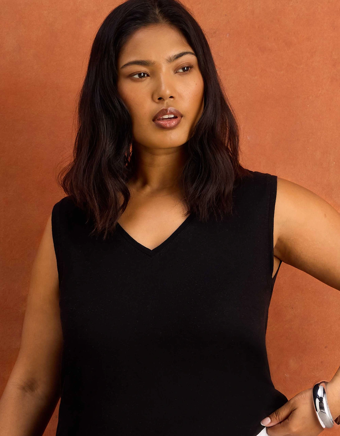 Black Cotton Slub V Neck Vest With Curved Hem