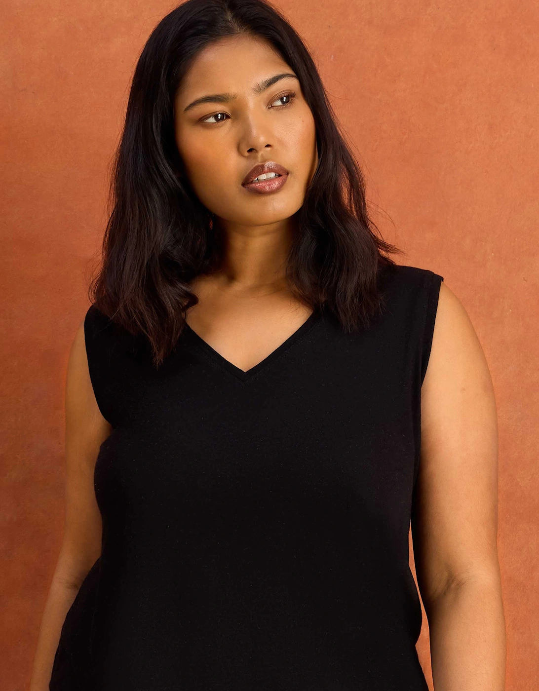 Black Cotton Slub V Neck Vest With Curved Hem