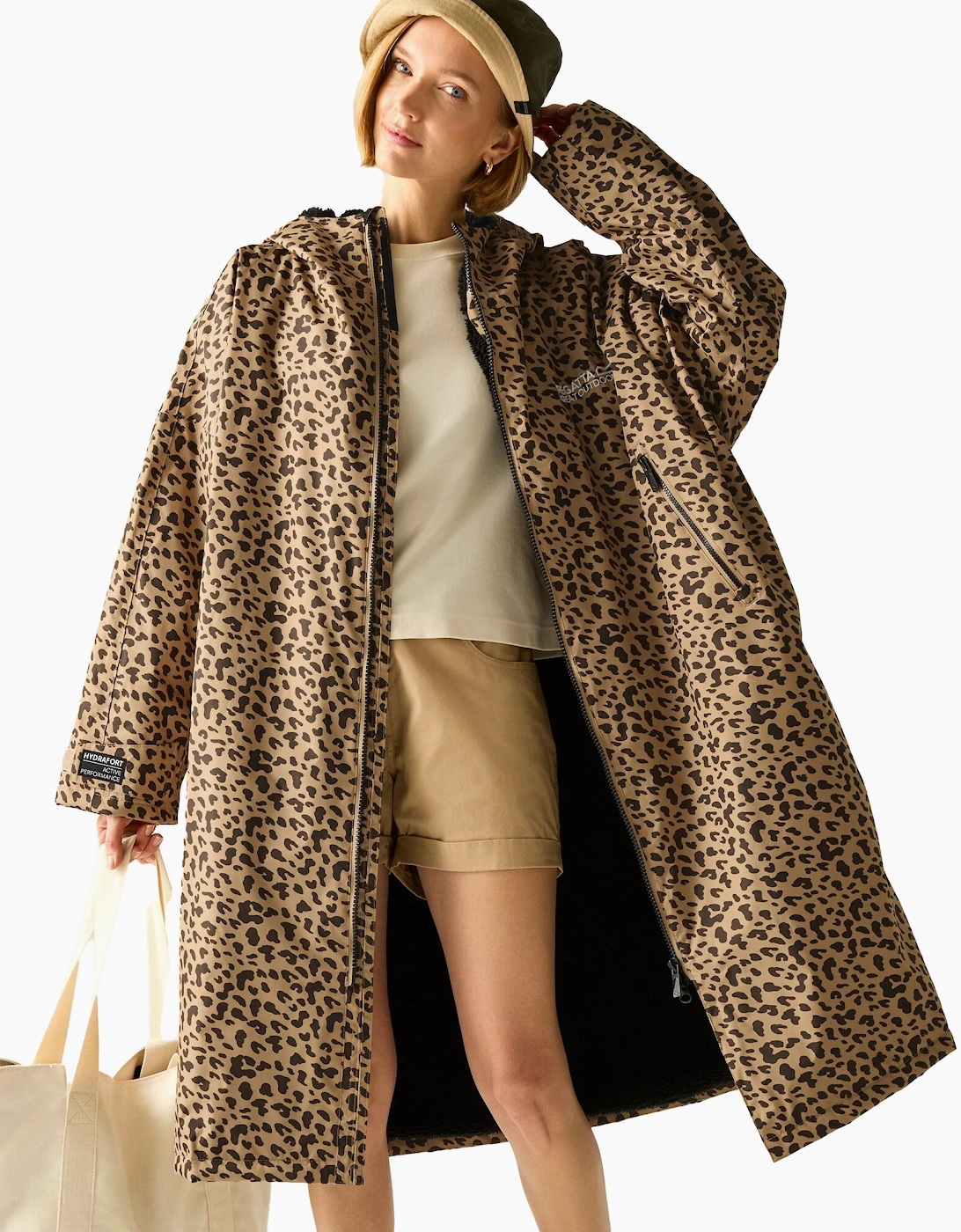 Regatta Unisex Adult Leopard Print Waterproof Reversible Changing Robe