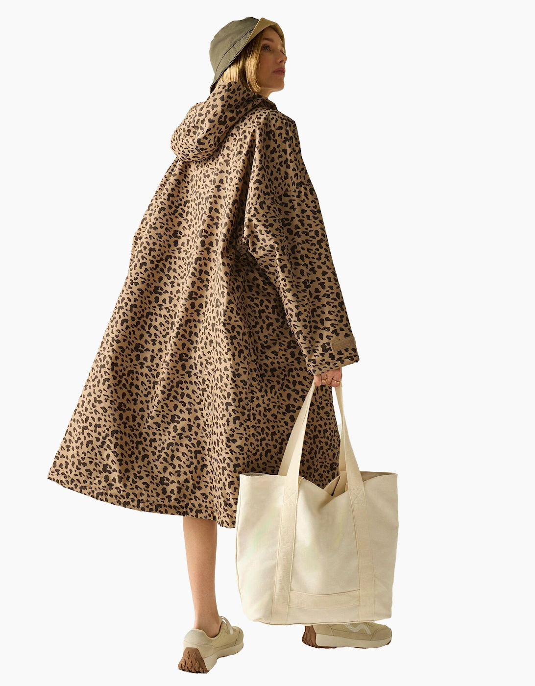 Regatta Unisex Adult Leopard Print Waterproof Reversible Changing Robe