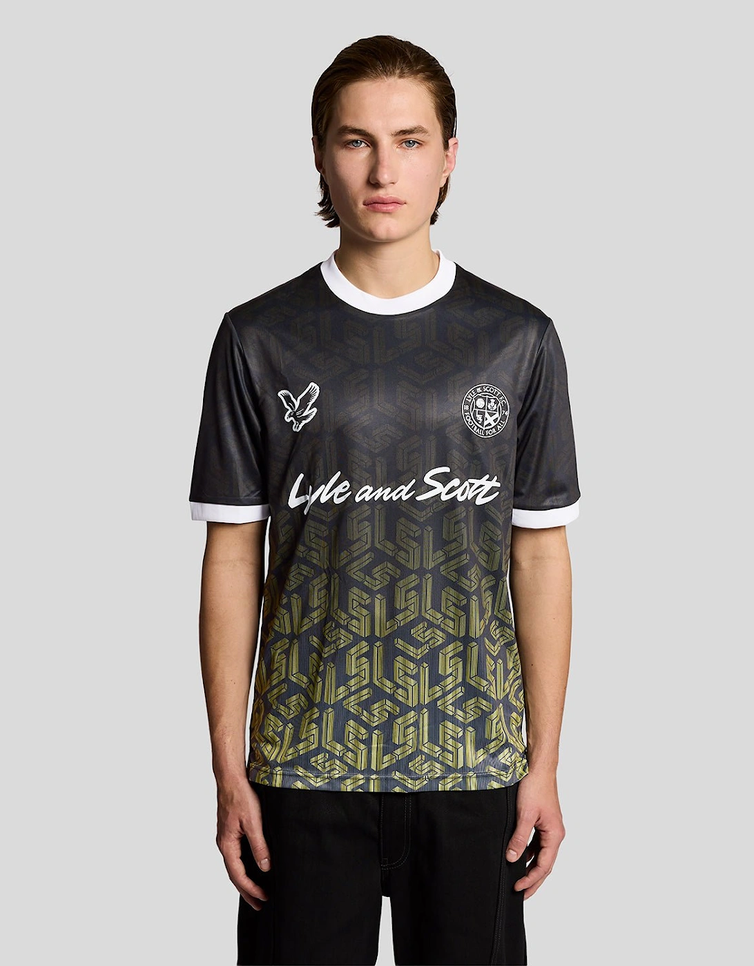 Lyle And Scott Men's Ombre Emblem Football Shirt  34 Xs