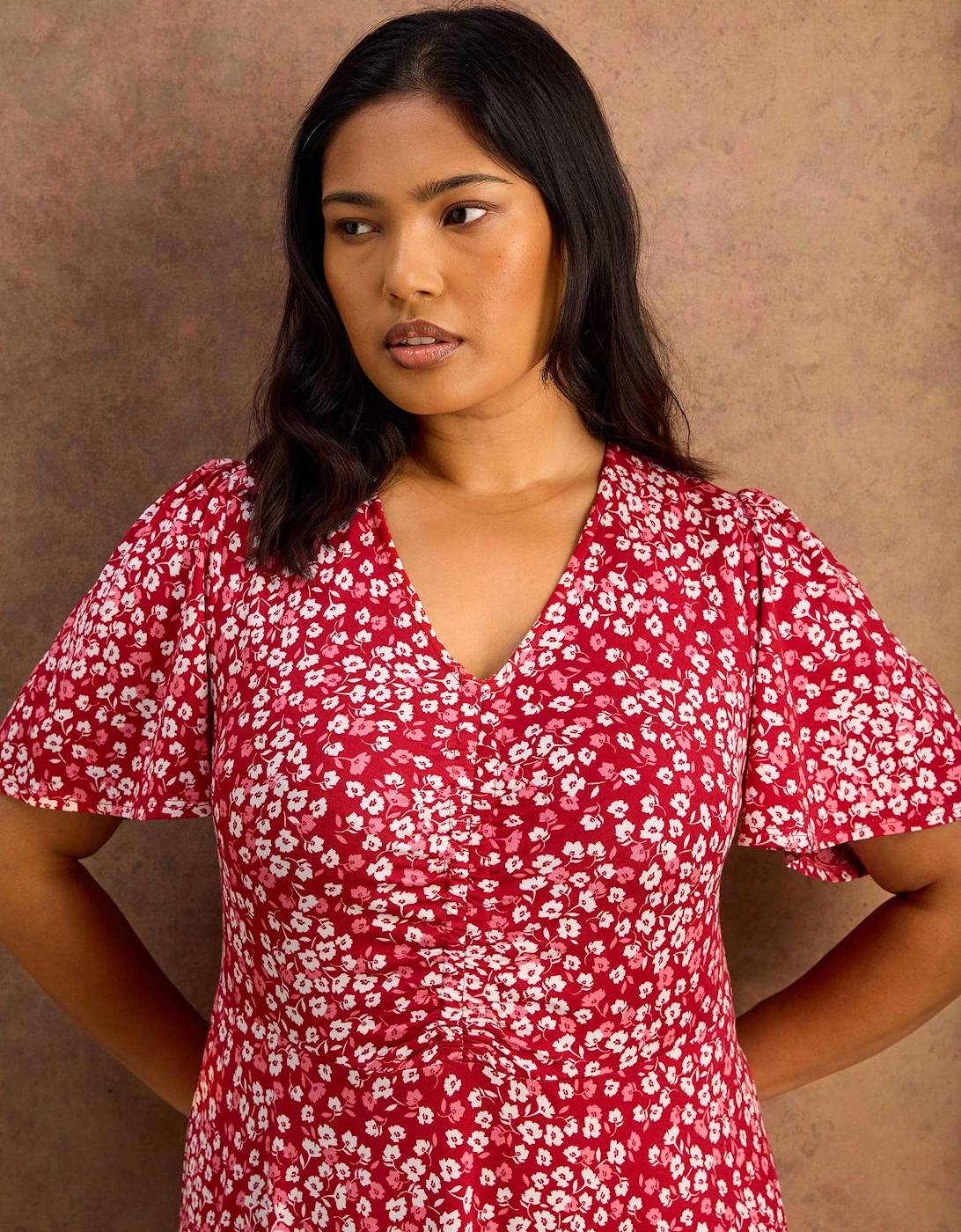 Petite Red Ditsy Print Ruched Short Sleeve Dress