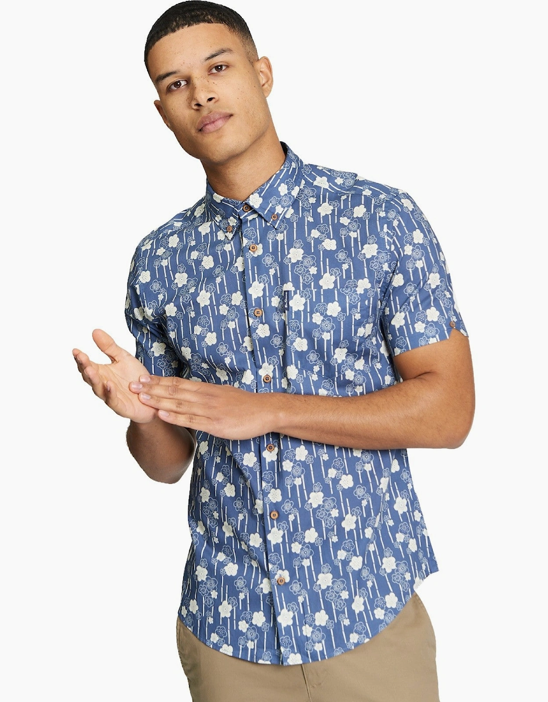 Ben Sherman Mens Floral Bamboo Print Short Sleeve Shirt