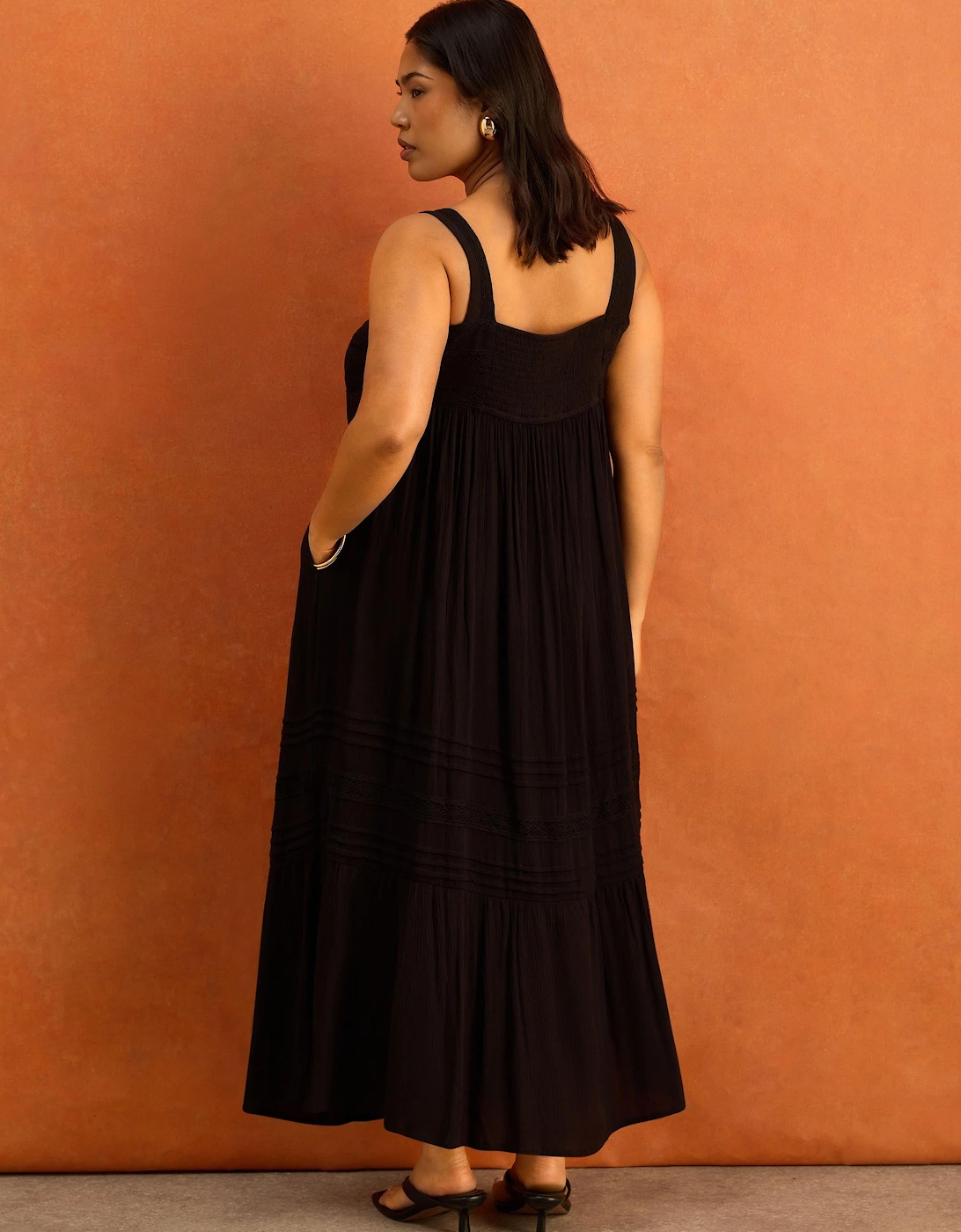 Black Crinkle Pintuck Lace Trim Midaxi Dress