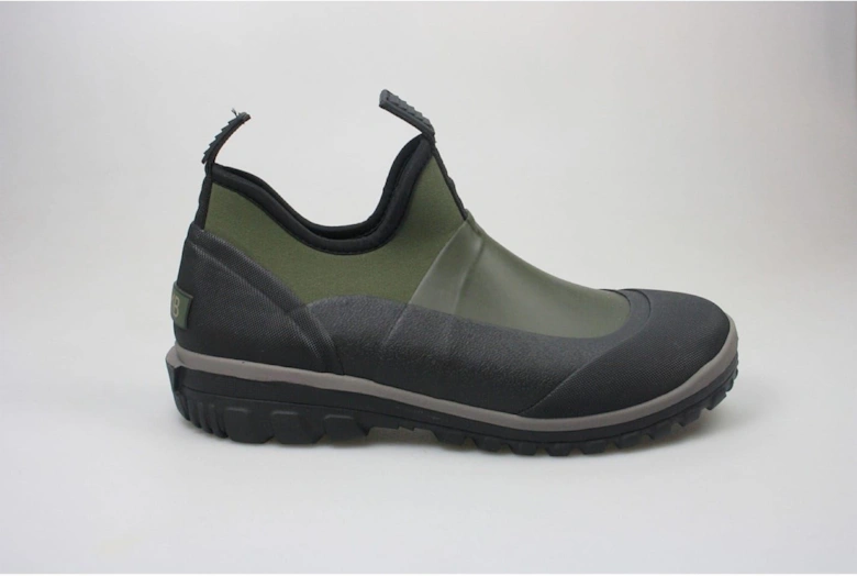 Rain Boots with Lug Sole for Gardening