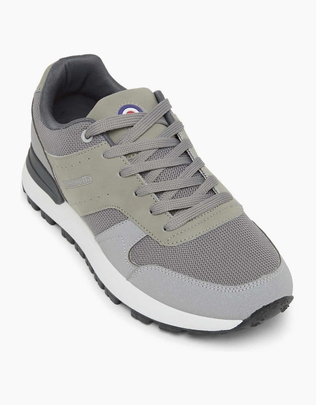 Echo Court Trainers