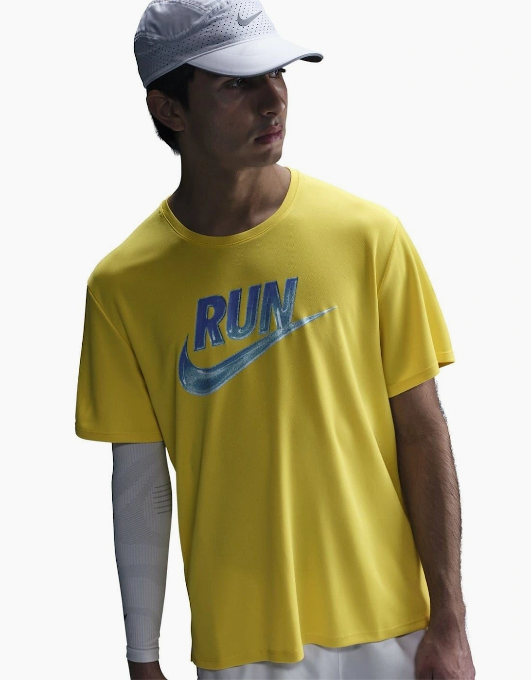 Nike Men's Lightening Run Genie Competition T-Shirt  40 L