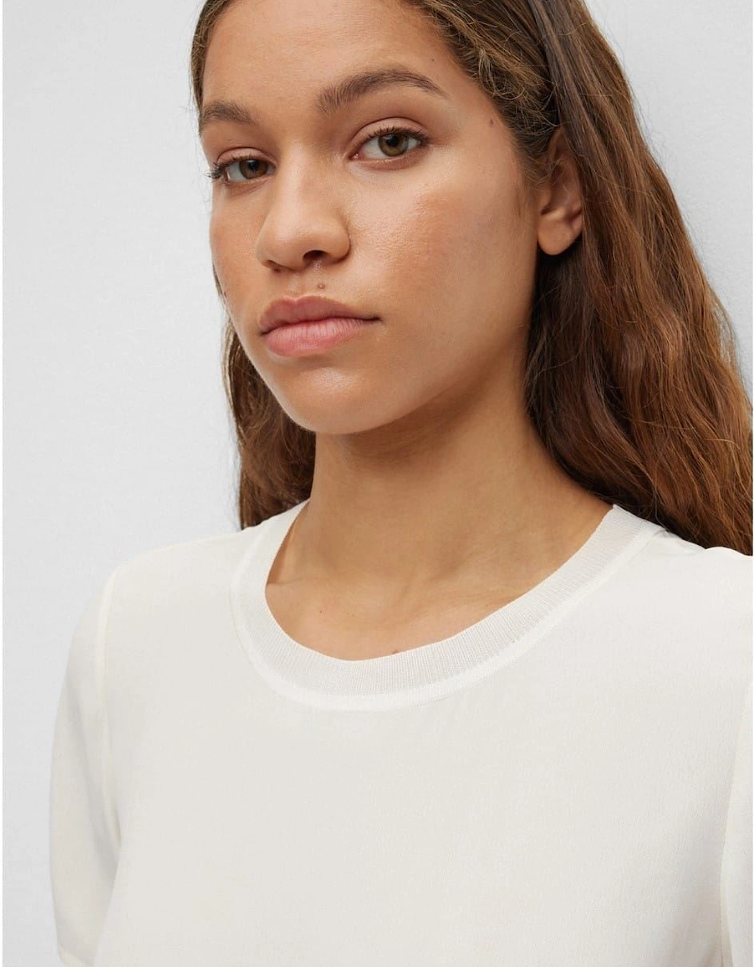 Ilyeana Crew Neck Regular Fit T-Shirt