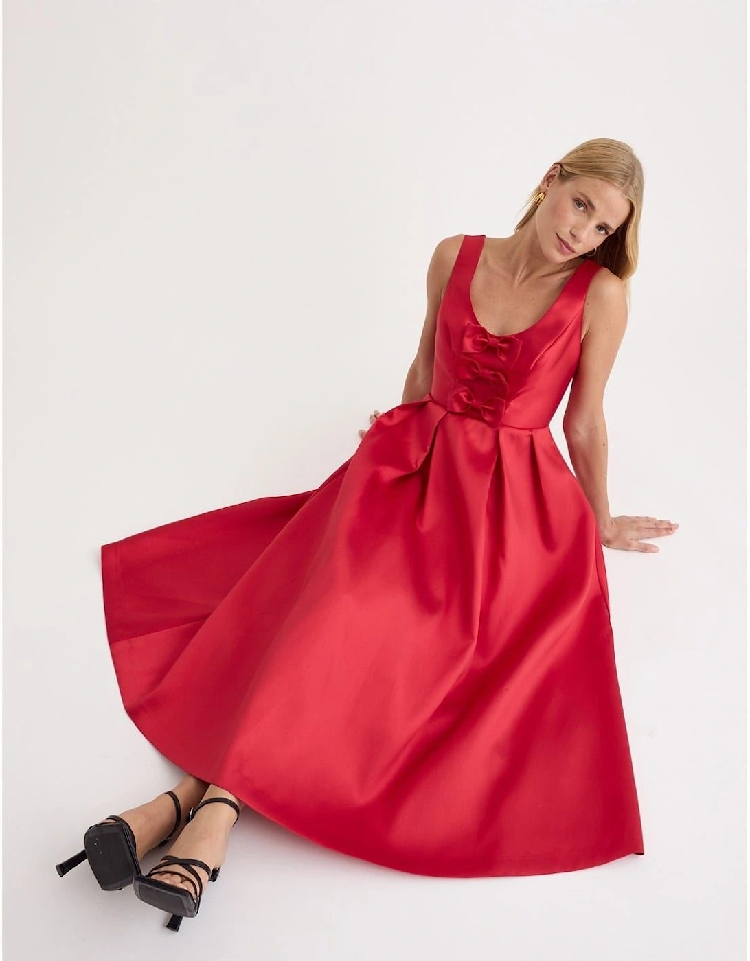 Milda Scoop Neck Midi Dress