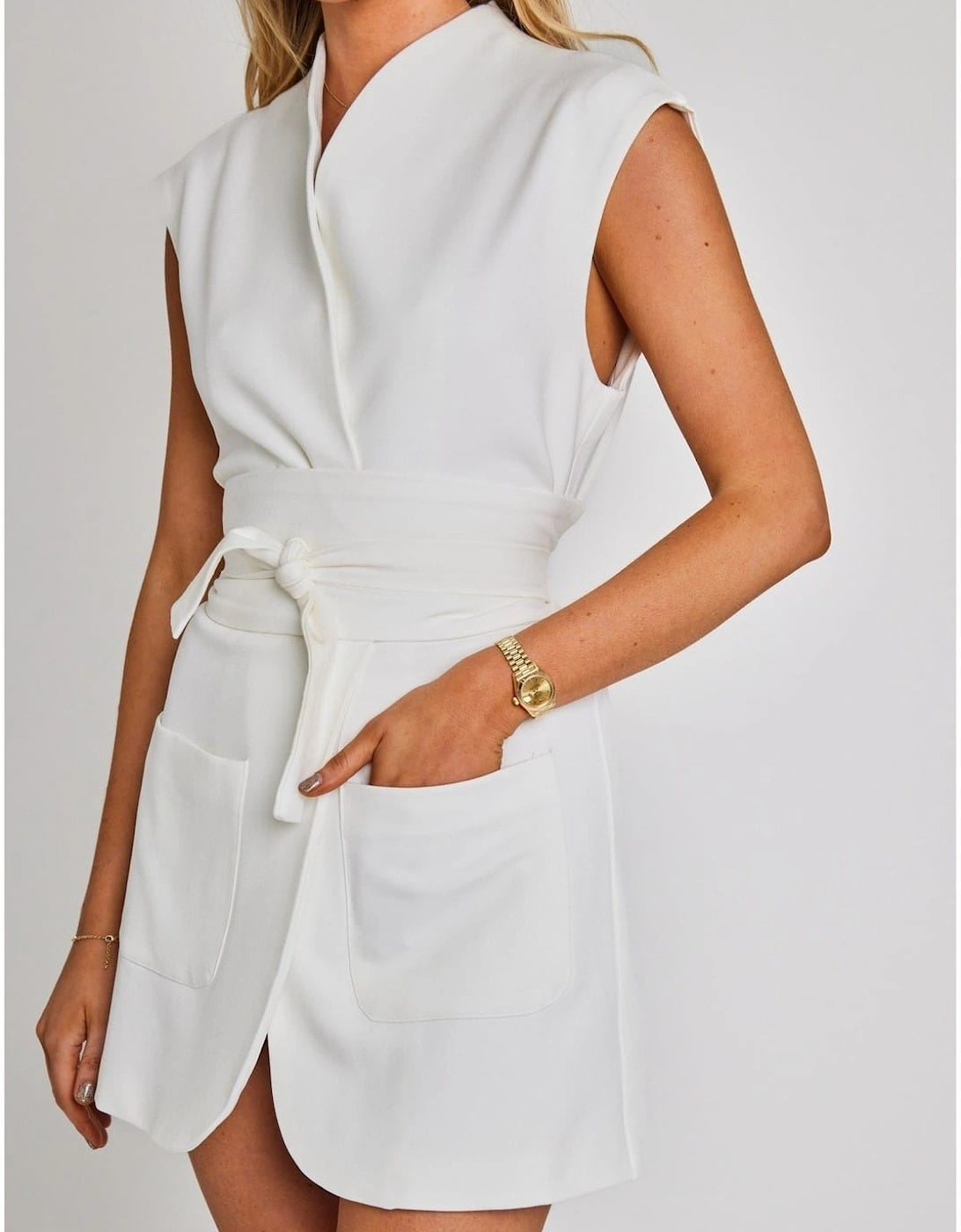 Om The Ultimate Muse Sleeveless Dress With Additional Belts