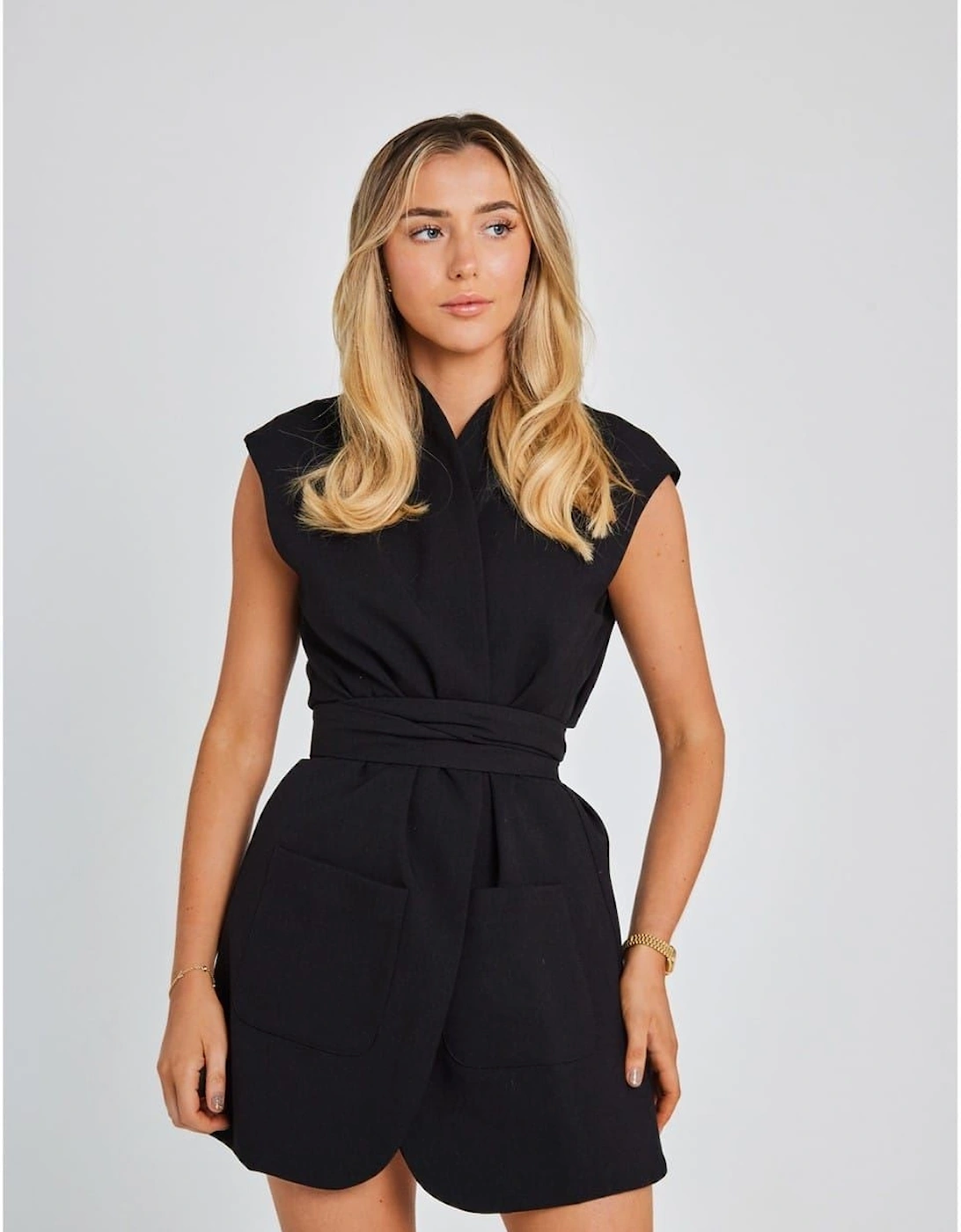 Om The Ultimate Muse Sleeveless Dress With Additional Belts