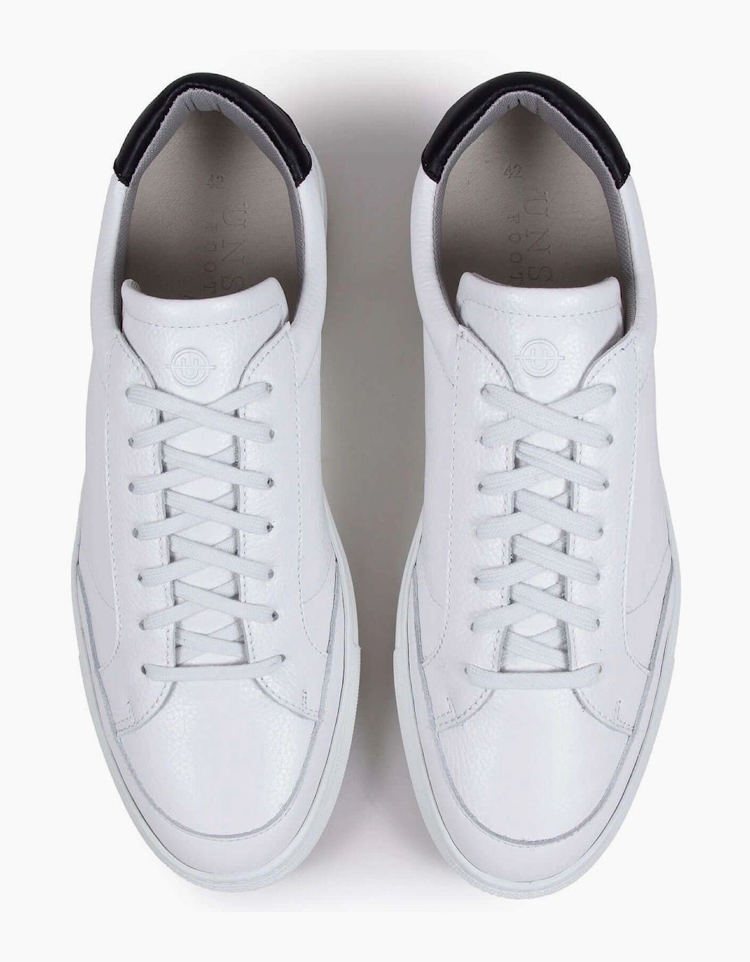 Helier White/Black