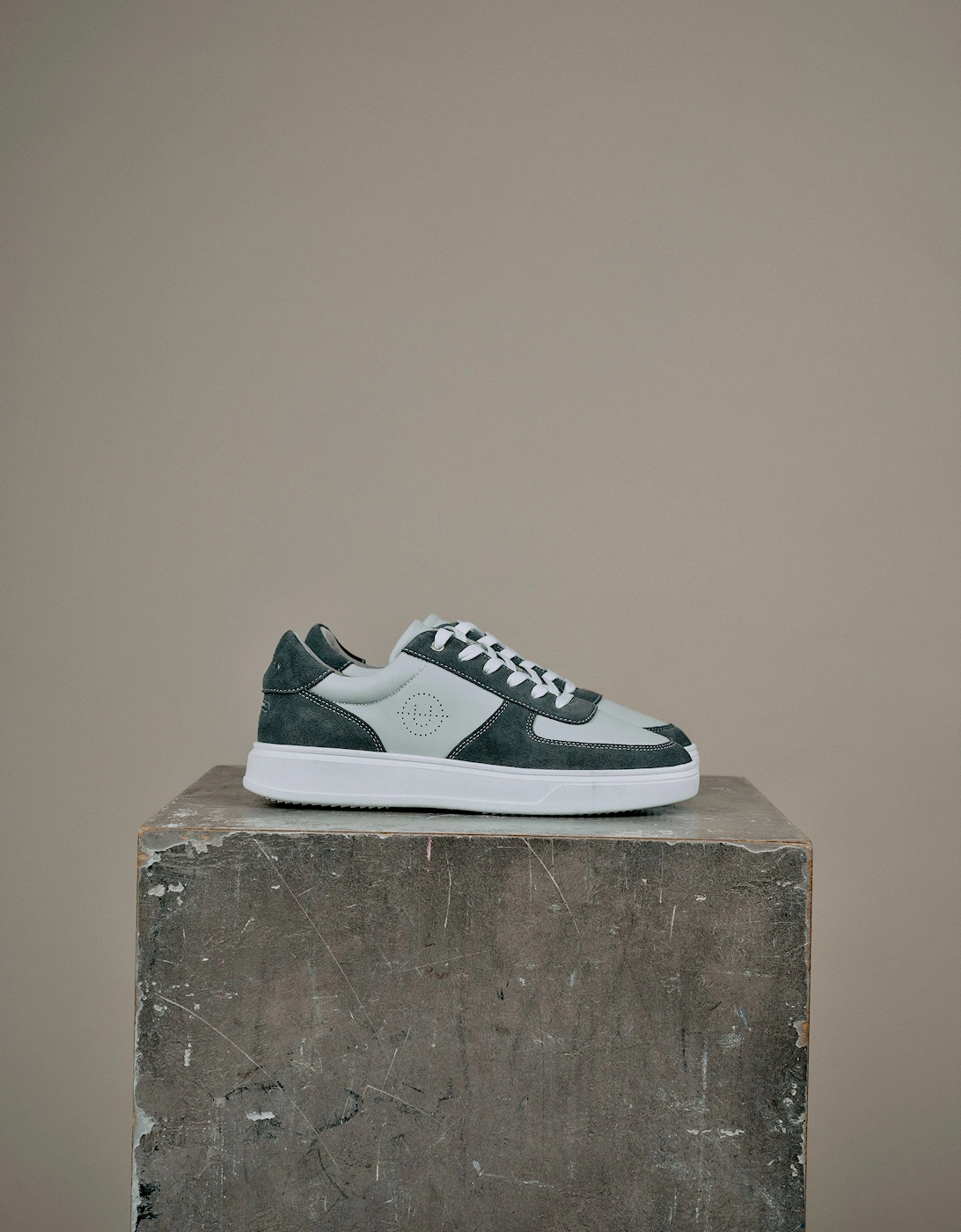 Marais Grey/White
