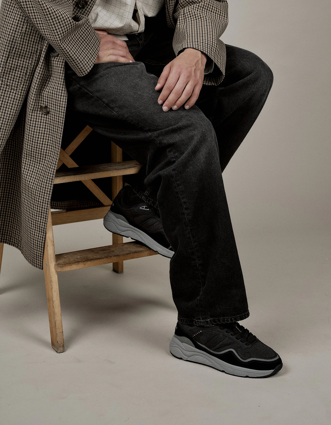 Runa Black/Grey